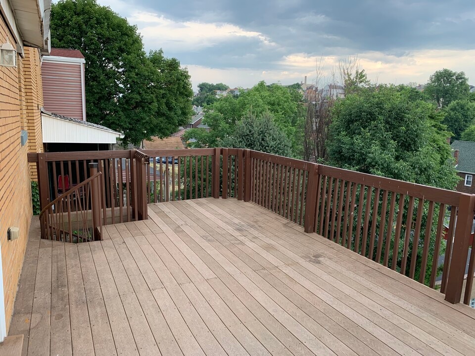 325 Hallock St, Unit 2 in Pittsburgh, PA - Building Photo