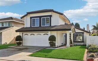 27 New Mdws in Irvine, CA - Building Photo