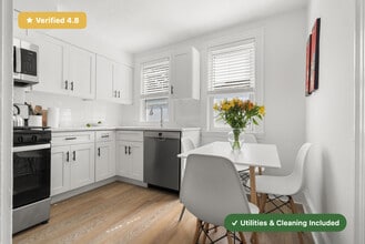 Furnished Bedroom in Jamaica Plain in Boston, MA - Foto de edificio - Building Photo