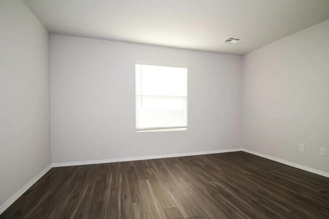 2006 Crimson Lake Blvd in El Reno, OK - Building Photo - Building Photo