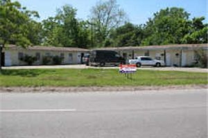 Kemper Court Apartments in La Marque, TX - Foto de edificio