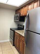 1567 SE 27th St, Unit 2 in Ocala, FL - Foto de edificio - Building Photo