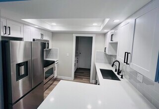 812 141st Pl SE in Bellevue, WA - Building Photo - Building Photo