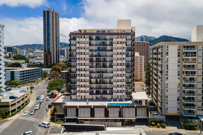 Kapiolani Towers in Honolulu, HI - Building Photo - Building Photo