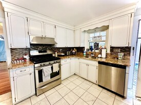 49 Hackensack Rd, Unit 4 Apartments