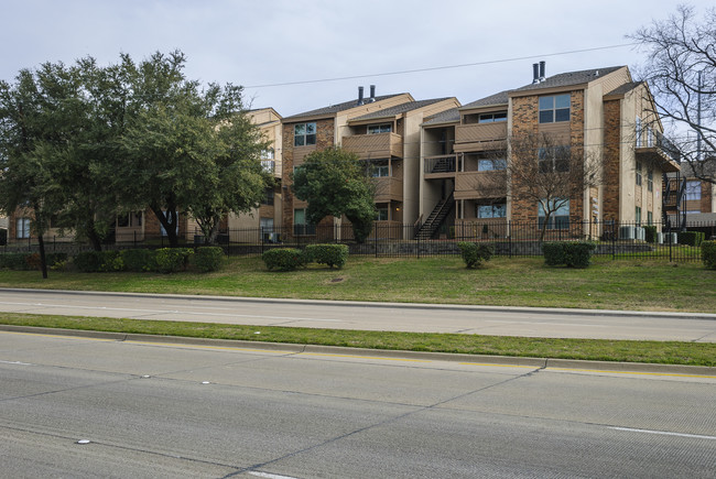 Windtree Condos in Dallas, TX - Building Photo - Building Photo