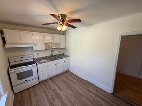 10-2 Russell St, Unit #2 in Burlington, VT - Building Photo - Building Photo