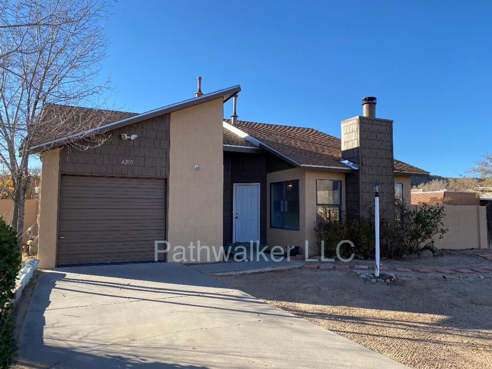 4205 66th St NW in Albuquerque, NM - Building Photo