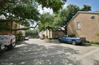 2323 Augusta Dr photo'