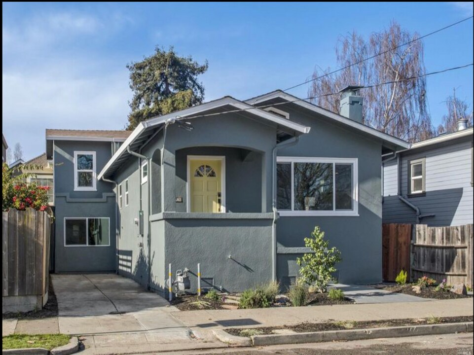 4815 Shafter Ave in Oakland, CA - Building Photo