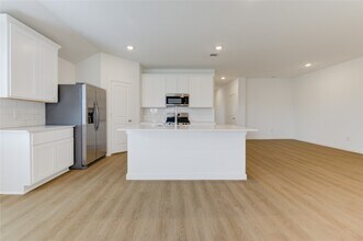 9047 Rose Water Trl in Iowa Colony, TX - Building Photo - Building Photo