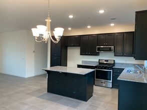 4613 W Flagstaff Ave in Visalia, CA - Building Photo - Building Photo