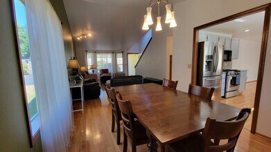 19925 Wallingford Ave N in Shoreline, WA - Building Photo - Building Photo