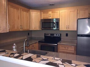 175 Mill Pond Rd, Unit 432 in Hamden, CT - Building Photo - Building Photo