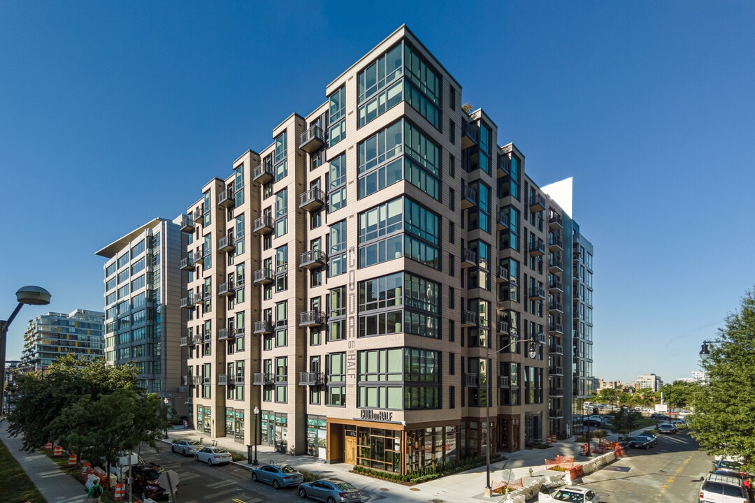 Coda on Half | Luxury Navy Yard / SE DC Apartments for Rent in Washington, DC - Foto de edificio