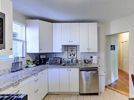 12 Chilcott Pl, Unit 2 in Boston, MA - Building Photo