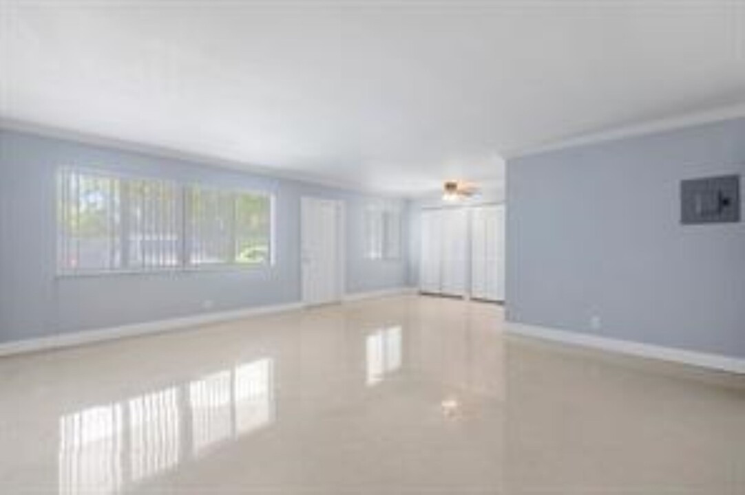 1400 NE 54th St, Unit 102 in Fort Lauderdale, FL - Building Photo