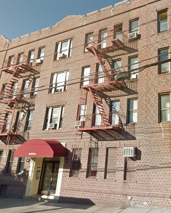 2914 Crescent St in Astoria, NY - Foto de edificio