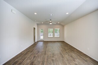 16937 Rich Pines Dr in Conroe, TX - Building Photo - Building Photo