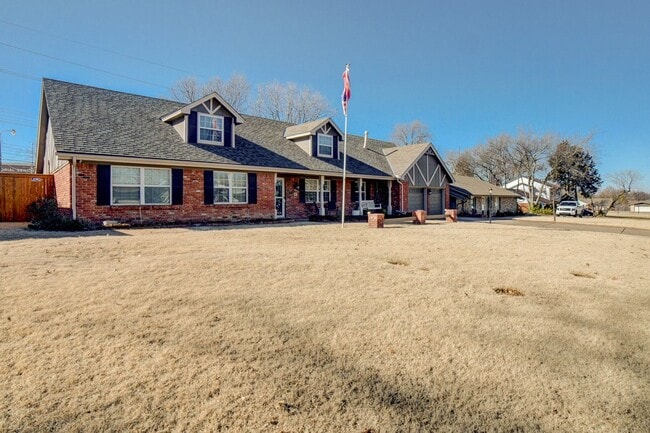 property at 5832 S Hudson Pl