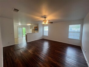293 Leonardo in Kyle, TX - Building Photo - Building Photo