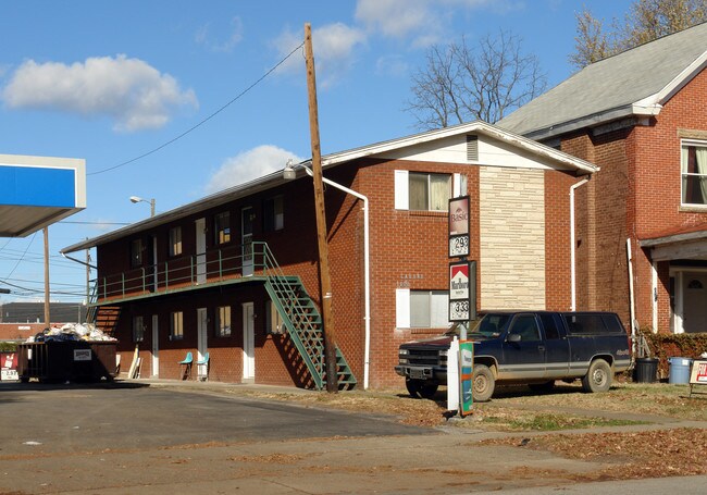 1008 9th Ave in Huntington, WV - Building Photo - Building Photo