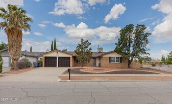 3021 Fierro Dr in El Paso, TX - Building Photo