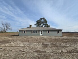 3521 Rosser Pittman Rd in Broadway, NC - Building Photo