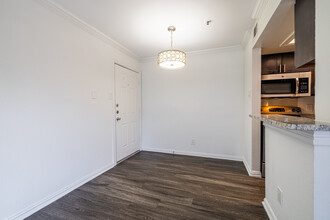 Belmont Court in Dallas, TX - Building Photo - Interior Photo