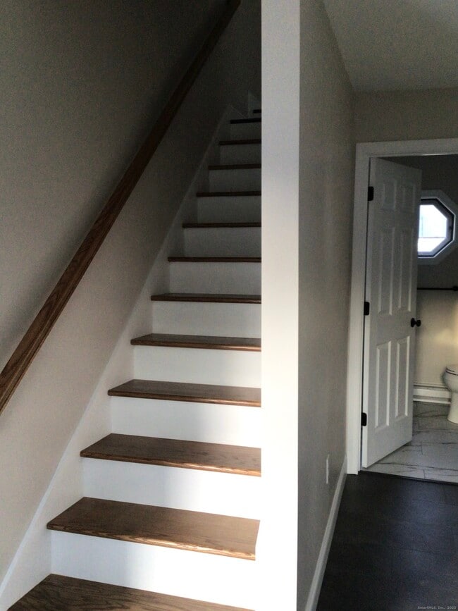 30 Charles St in Putnam, CT - Building Photo - Building Photo