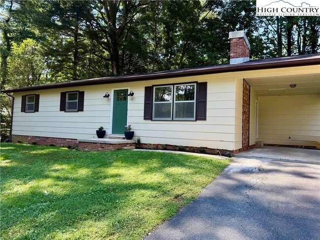 130 Maple Dr in Boone, NC - Building Photo - Building Photo