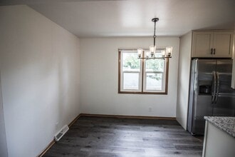 708 North St, Unit Upper in Grafton, WI - Building Photo - Building Photo