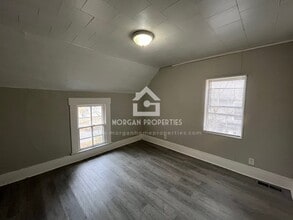 1104 Thornburg St in New Castle, IN - Foto de edificio - Building Photo