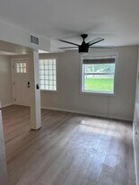 3505 Iris St N in St. Petersburg, FL - Building Photo