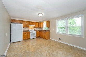 56 Corabelle Ave in Lodi, NJ - Building Photo - Building Photo