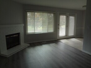 220 Brett Cir in Wauconda, IL - Building Photo - Building Photo