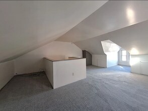822 McLain St in Pittsburgh, PA - Building Photo - Building Photo