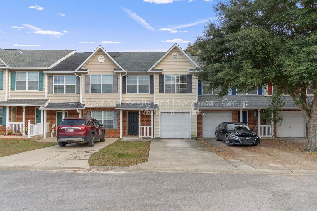 416 Crooked Pine Trail in Crestview, FL - Foto de edificio