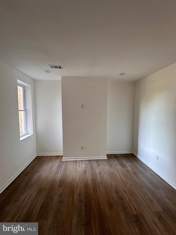 property at 1911 Division St