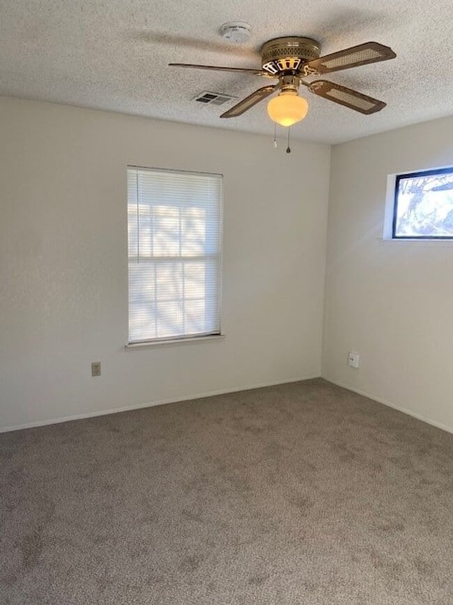 8808 Gleeson Ct in Bakersfield, CA - Building Photo - Building Photo