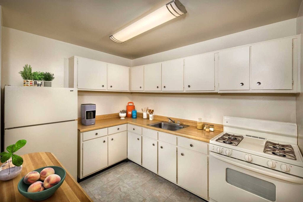 Lansdowne Village Apartments in Landover, MD