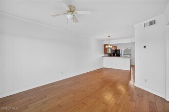 1165 Mainsail Dr in Naples, FL - Foto de edificio - Building Photo