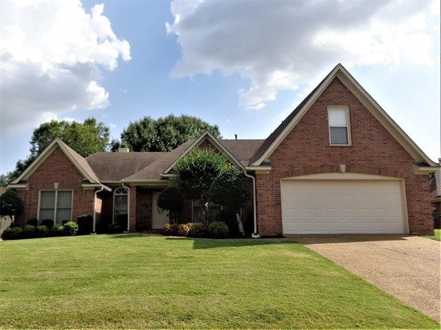 6895 Clearpoint Dr in Memphis, TN - Building Photo