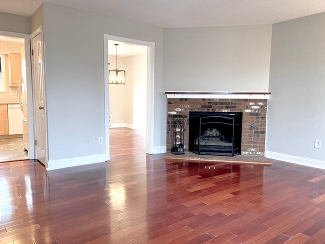 204 Austin Ryer Ln in Branford, CT - Building Photo - Building Photo