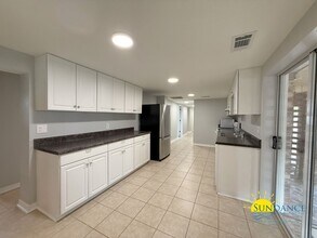 553 Lee Ave in Crestview, FL - Foto de edificio - Building Photo