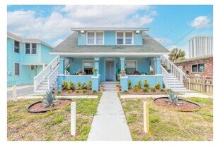 611 Ora St, Unit 4 in Daytona Beach, FL - Building Photo