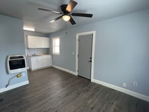 408 Grove Unit C in Springdale, AR - Building Photo - Building Photo