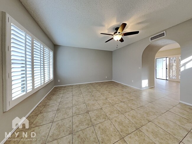 7801 N 44th Dr in Glendale, AZ - Building Photo - Building Photo