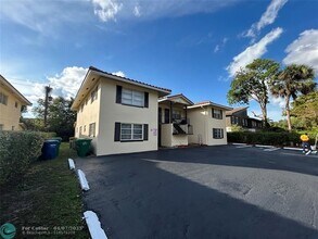 3880 Woodside Dr in Coral Springs, FL - Foto de edificio - Building Photo