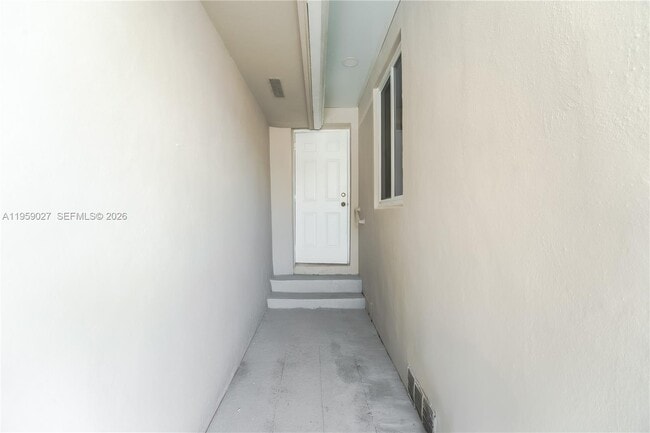 1020 SW 74th Ave in Miami, FL - Building Photo - Building Photo